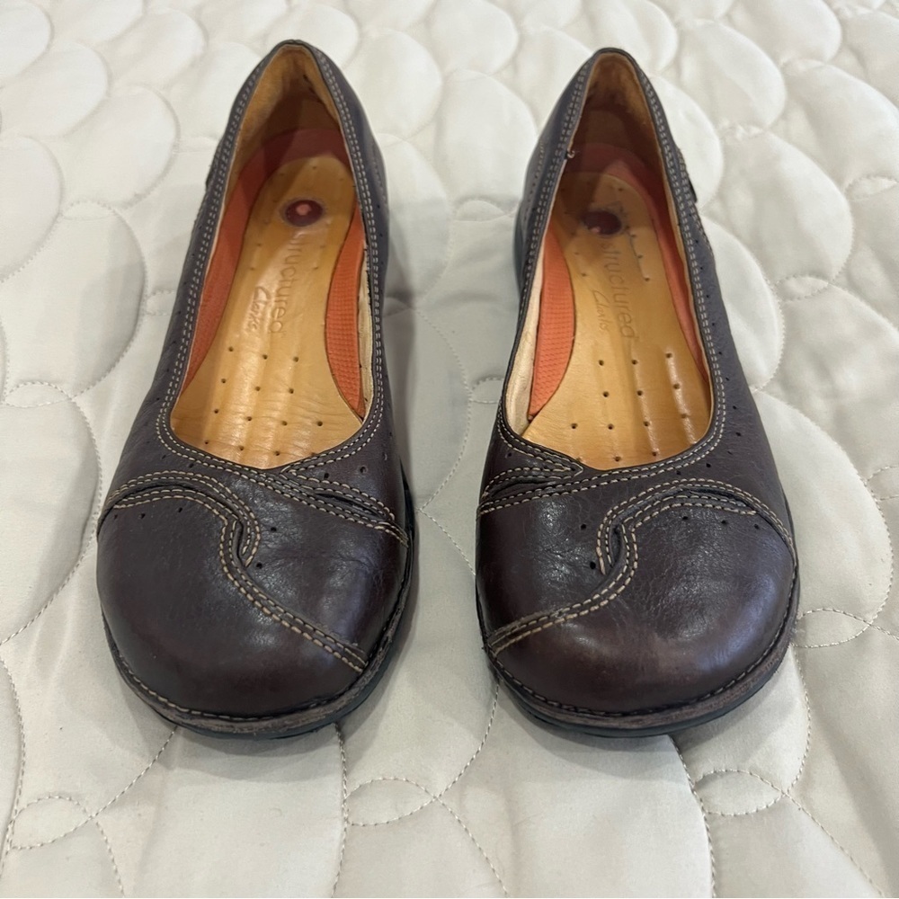 Clarks Structured Women’s Leather Slip On Casual Flats
